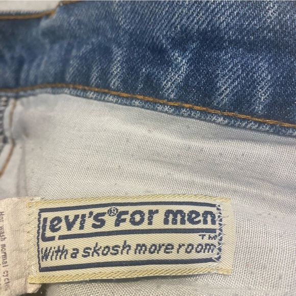 Vintage Levi's Jeans Levis for Men with A Skosh More Room Leather Tab - Picture 9 of 10
